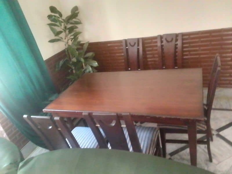 Dining table 6 seater 0