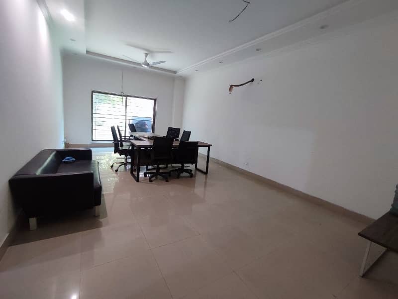Beautiful Floor Available For Rent 5