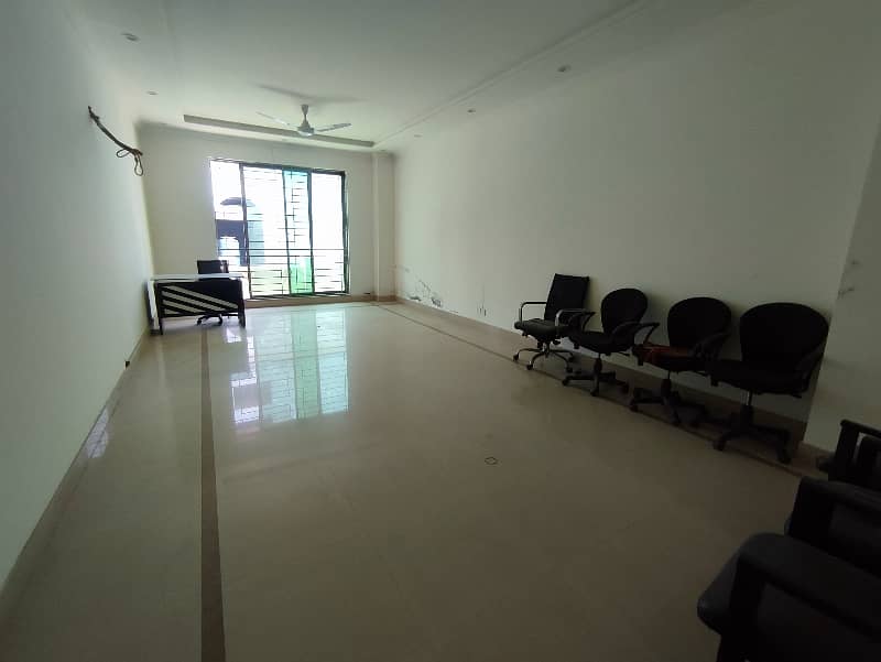 Beautiful Floor Available For Rent 6