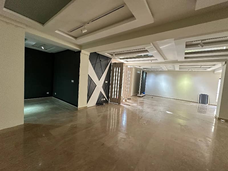 1 Kanal Beautiful Building Available For Rent 19