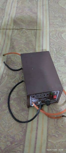 solar cotrollerto battery charge and controle good condition 1