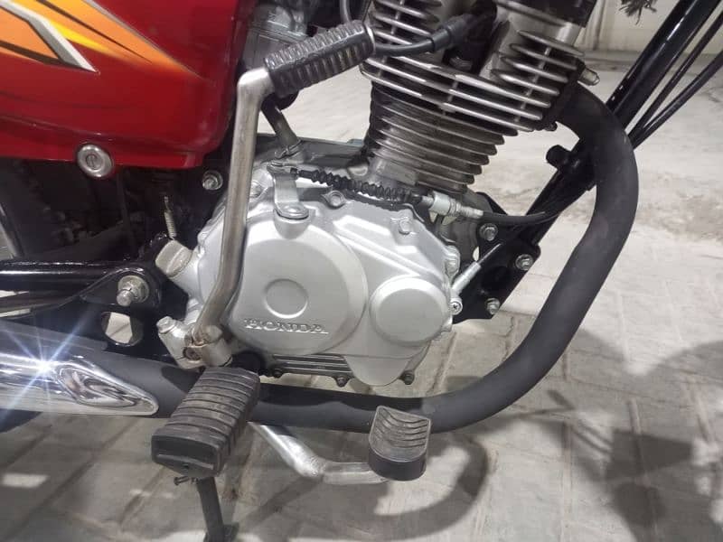 Honda 125 , mdl 2021, lush condition, all Punjab number, cmplte docmts 4