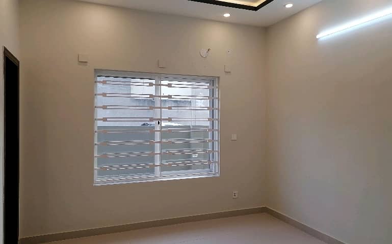 Lower Portion In Pakistan Town - Phase 2 For rent 4