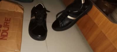 serious log hi Rabta Karen new shoes Indure brand size 41  7 nmber