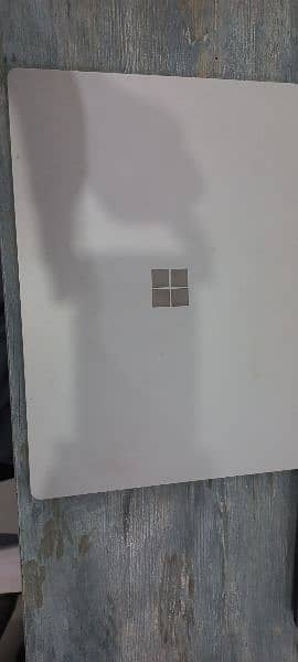 Microsoft Surface Laptop 2 Model 1769 4
