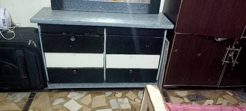 furniture complete Set Condition Used In low price 5