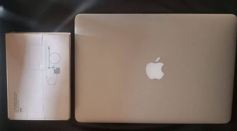 Apple MacBook Air Model A1466 - 8GB RAM 256GB SSD Laptop 3
