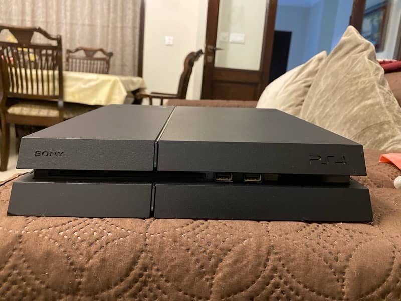PS4 Fat 500gb With one controller 3
