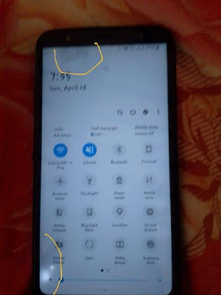 sirf mobile hai charge or box nhi hai 10/7  condition hai 2