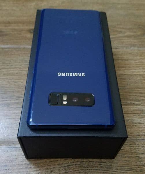 Samsung Galaxy Note 8 Dual Sim, Complete Box with all accessories 0