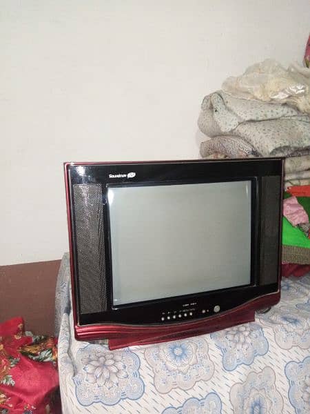 17 Inch screen TV Good Condition Good colours 0