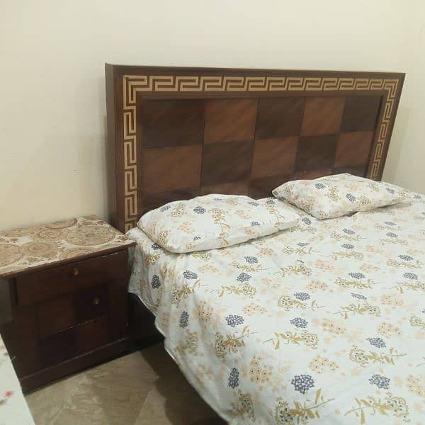 double bed set new condition with out mattress 4