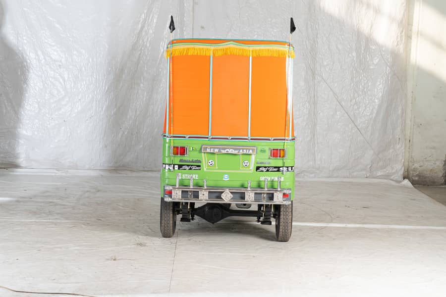 New asia double shock 6 seater auto rickshaw 3
