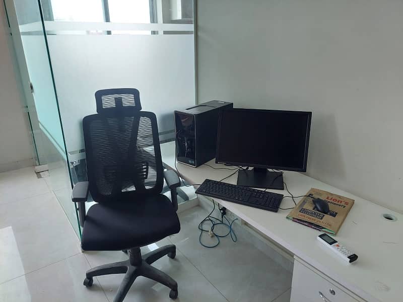 8 MARLA FURNISHED OFFICE FLOOR FULLY RENOVATED WITH BIGGEST ELEVATOR INSTALLED AVAILABLE FOR RENT IN DHA PHASE 3 3