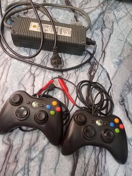 xbox 360 two controller and power supply 0