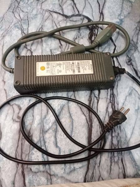 xbox 360 two controller and power supply 7