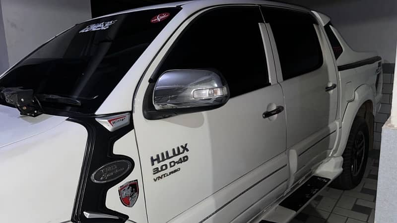 Toyota Hilux 2013 1