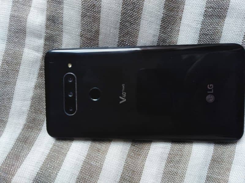 LG v 40 urgent for sale only whatsapp 03227764989 2