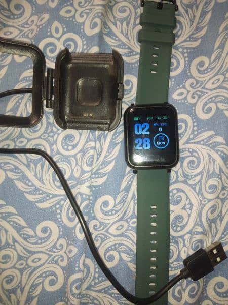 one month used condition 10/10 smart watch phone no 03483722054 whatsp 1