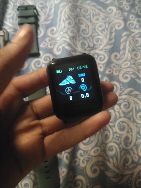 one month used condition 10/10 smart watch phone no 03483722054 whatsp 2