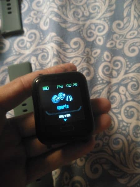 one month used condition 10/10 smart watch phone no 03483722054 whatsp 4