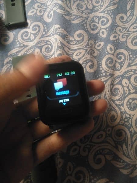 one month used condition 10/10 smart watch phone no 03483722054 whatsp 5