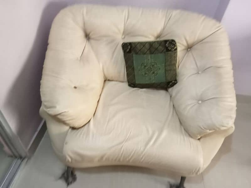 sofa set for sell in good codition 2