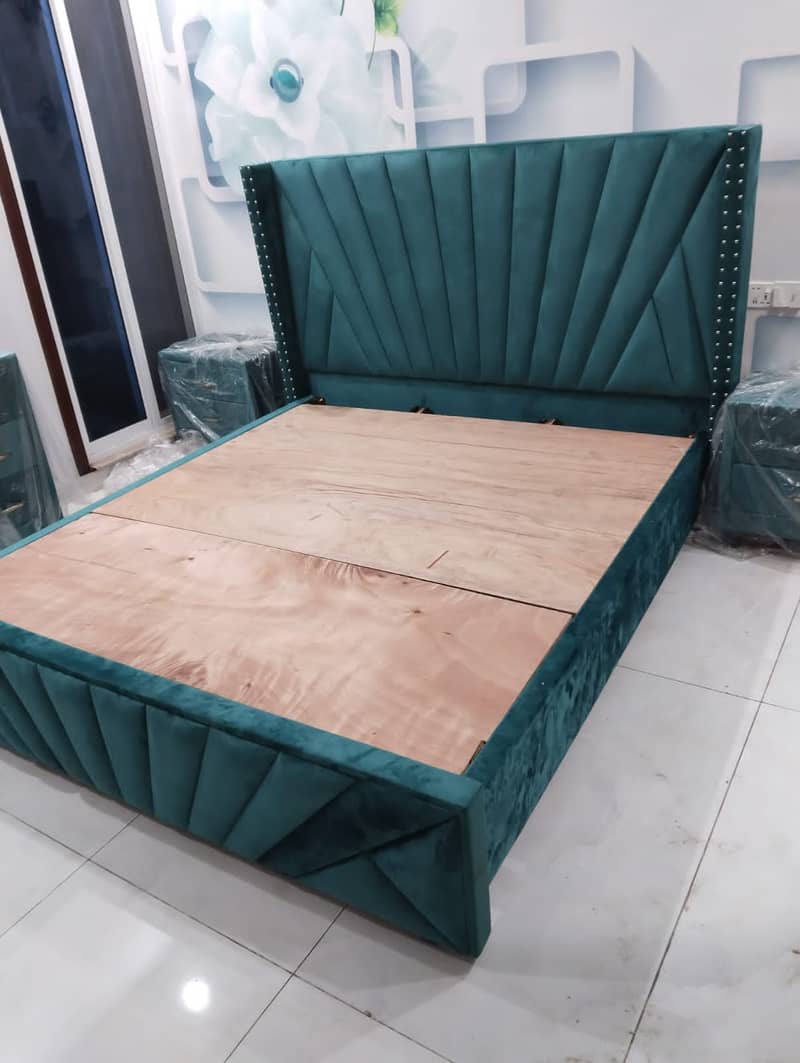 Poshish bed/double bed/bed set/side table/dressing table 3