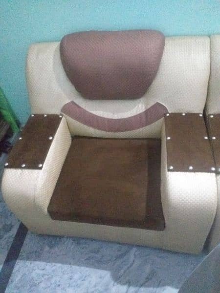 New condition 6 seater sofa 0