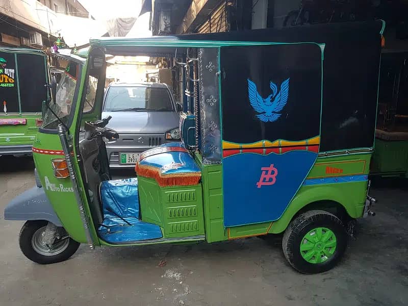 New asia 200 cc double shak Auto rikshaw with camera lcd 1