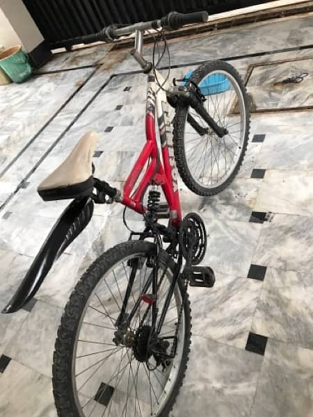 yosemite bicycle with gears . My whatsapp number 03205603967 3