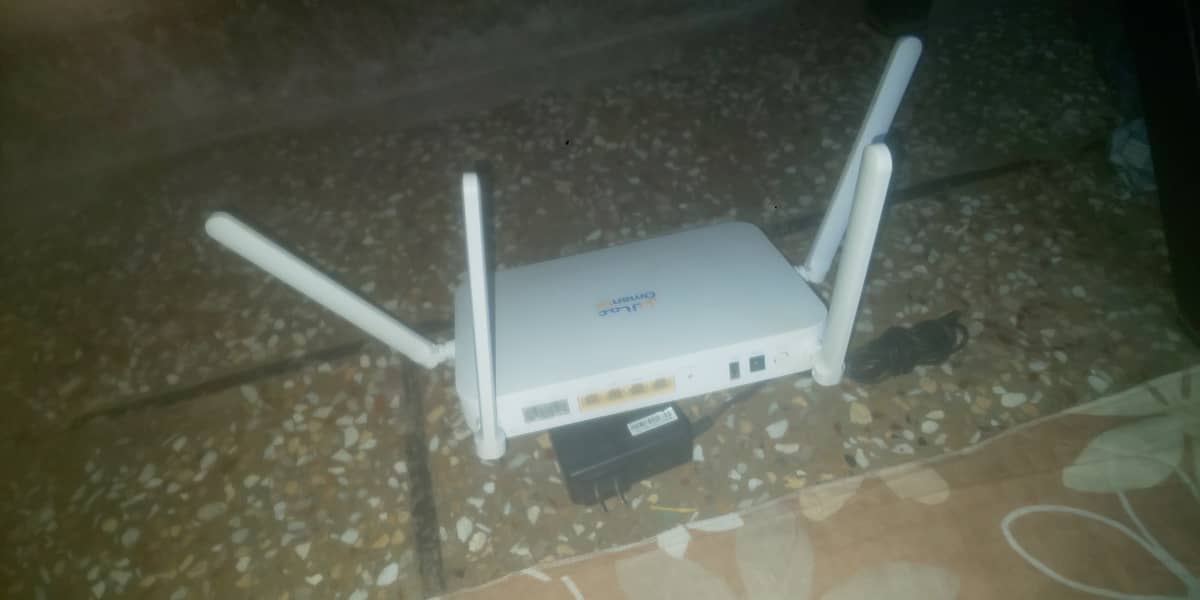 Huawei HG8245x6n WiFi 6 dual band router 2