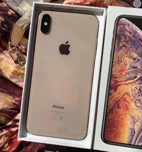 iPhone xs Max came from America 1