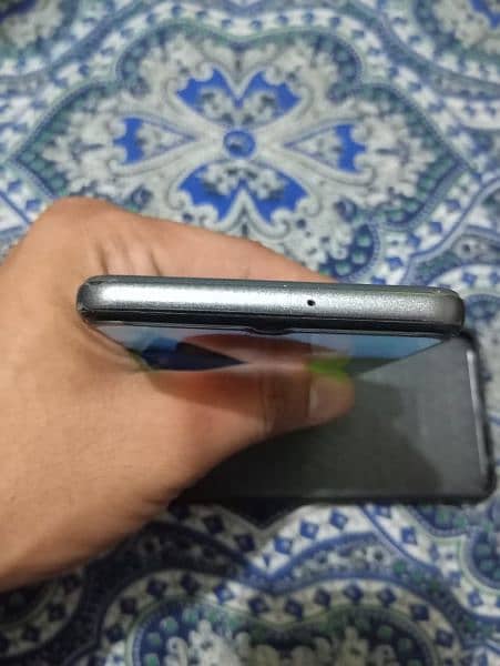 samsung a32 condition 10/10 like as new indisplay fringer 7