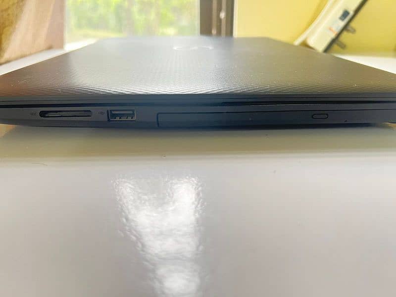 Dell Inspiron 3593 laptop. i5th 10th gen 2