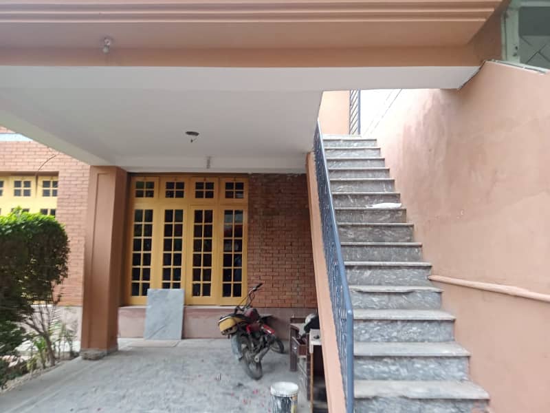 30 Marla Building For Rent At Khayaban Colony For School, Academy And Software House 1