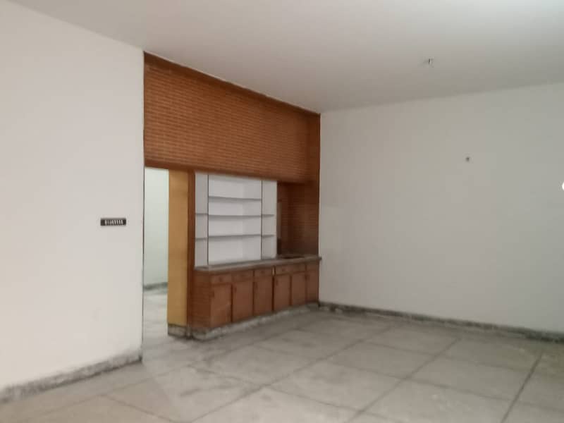 30 Marla Building For Rent At Khayaban Colony For School, Academy And Software House 9