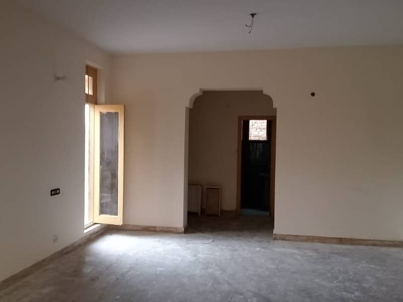 30 Marla Building For Rent At Khayaban Colony For School, Academy And Software House 12