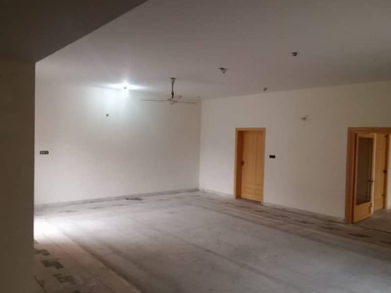30 Marla Building For Rent At Khayaban Colony For School, Academy And Software House 27