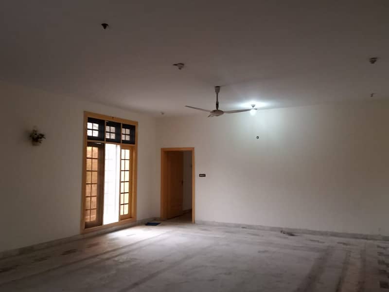 30 Marla Building For Rent At Khayaban Colony For School, Academy And Software House 30