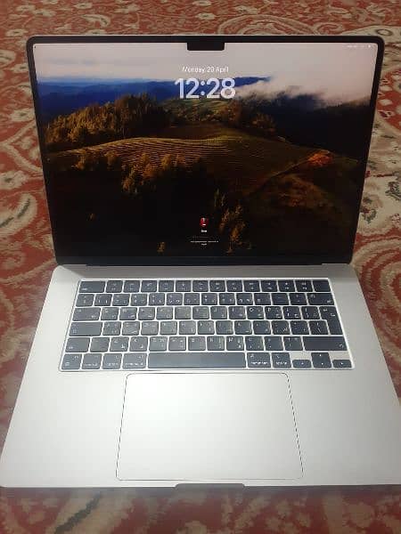 Macbook Air M2 (15-inches) , Starlight Color 3