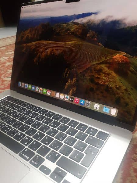 Macbook Air M2 (15-inches) , Starlight Color 4