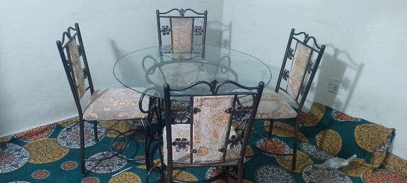 4 person iron dinning table 1