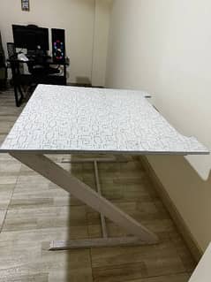 Computer table for office or personal use