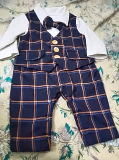 1 year baby boys dresses in a very good condition