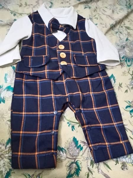 1 year baby boys dresses in a very good condition 0