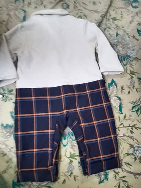1 year baby boys dresses in a very good condition 2