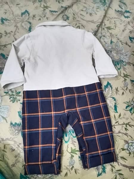 1 year baby boys dresses in a very good condition 3