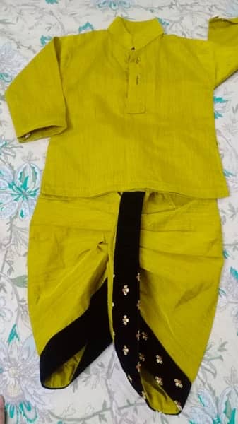 1 year baby boys dresses in a very good condition 5
