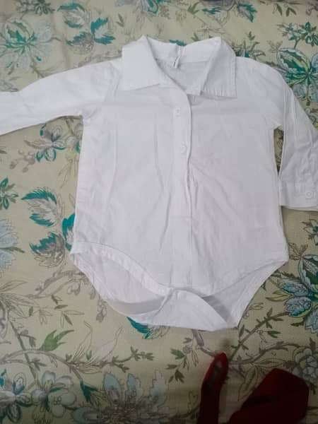 1 year baby boys dresses in a very good condition 11